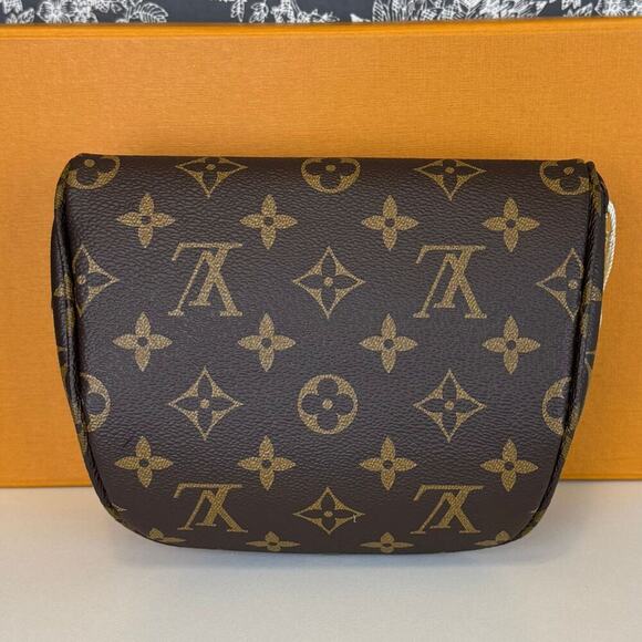 LOUIS VUITTON MURAKAMI Mini Bumbag NWT Bum Bag M13449 2025 Cherry Cerises Box - Picture 4 of 13